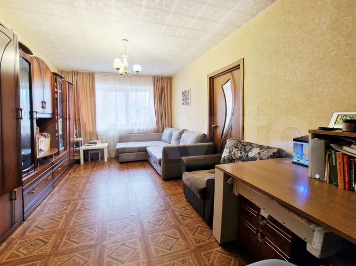 2-к. квартира, 43 м², 1/4 эт.