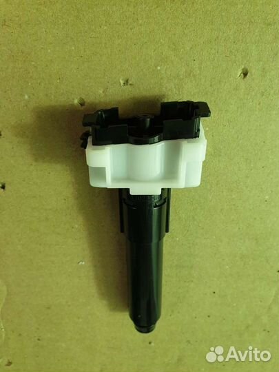 Lexus RX 3 форсунка омывателя фар левая