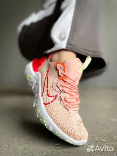 Кроссовки Nike React Vision Summit Pink