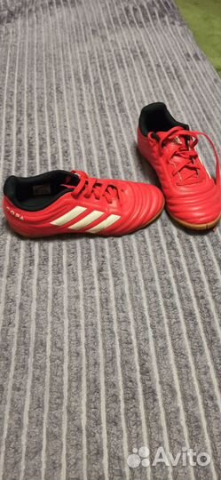 Продам футзалки, бутсы