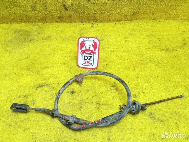 Тросик ручника задний правый Toyota Hiace/Regius