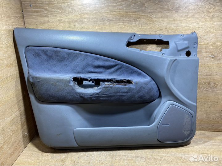 Обшивка передняя левая Skoda Octavia Tour 79131