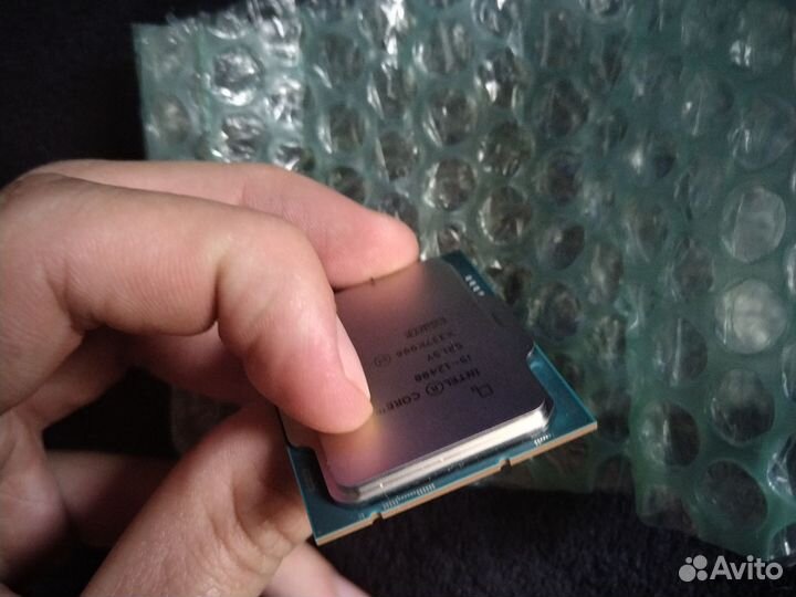 Процессор Intel R core I5. I5-12400