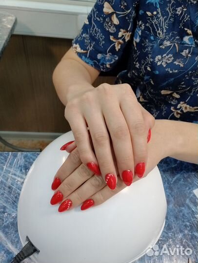Нужна модель на маникюр