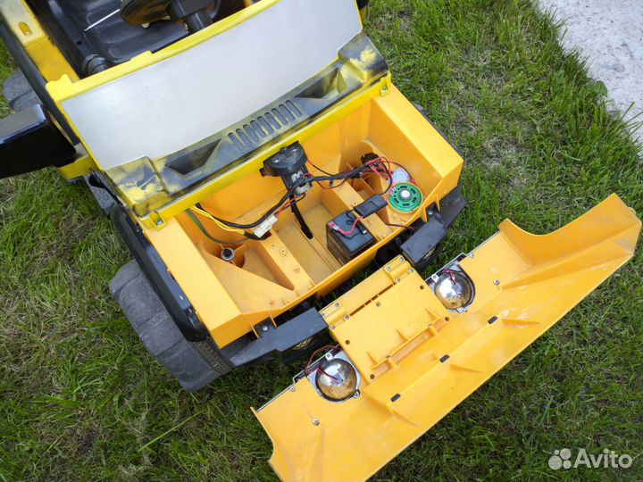 Детский электромобиль