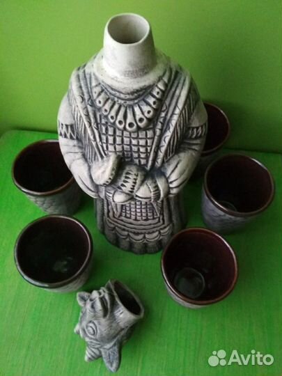 Графин со стаканчиками