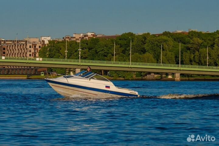 Катер каютный Bayliner 192