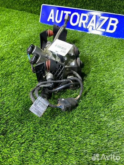 Блок клапанов гидроподвески передний Bmw 7 E65 N62