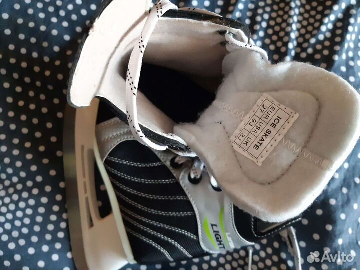 Коньки хоккейные