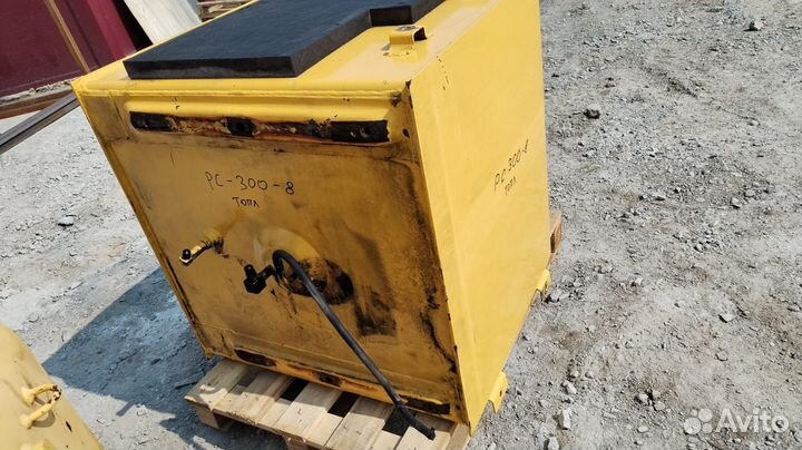 Бак топливный экскаватора Komatsu PC300-8