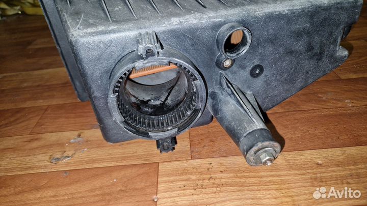 Bmw e34 M50 525 корпус воздушного фильтра