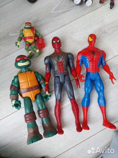 Игрушка супергерой