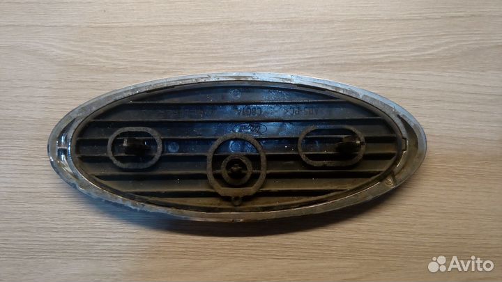 Эмблема на крышку багажника форд фокус 2