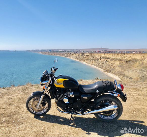 Triumph thunderbird 900 sport