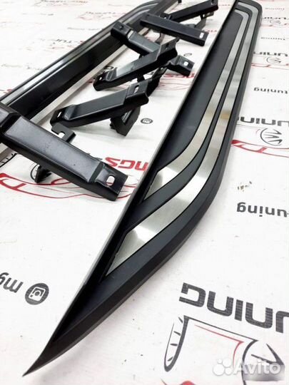 Пороги на Toyota RAV4 Дизайн 2 2019 гг. +