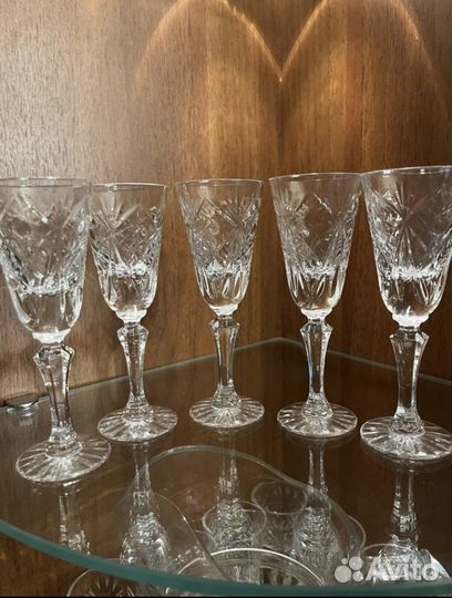 Хрустальные рюмки и бокалы