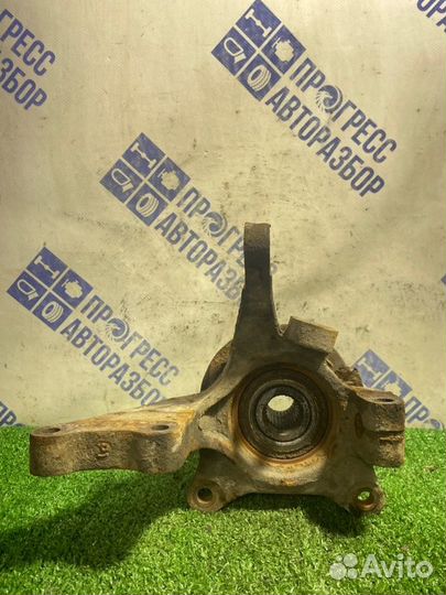 Поворотный кулак передний правый Hyundai Santa Fe