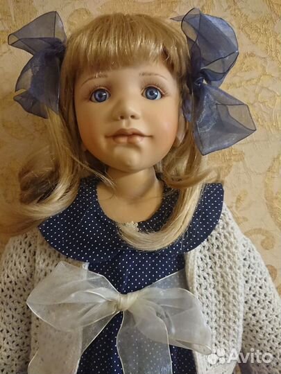 Фарфоровая коллекционная большая кукла 70см