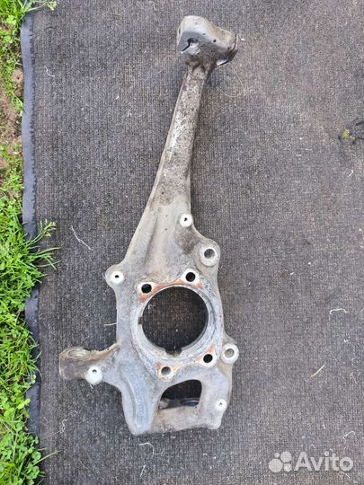 Поворотный кулак левый Audi Q5