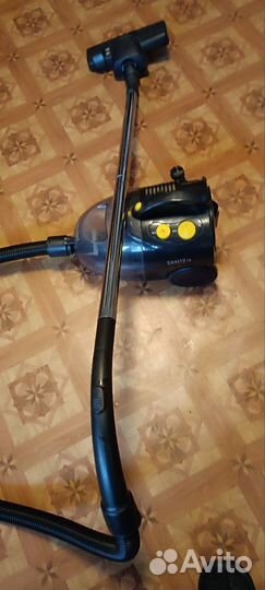 Пылесос Zanussi, почти новый