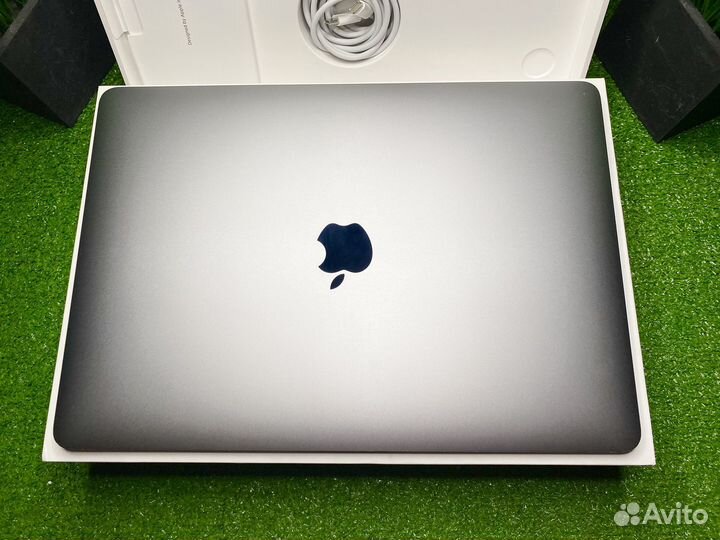 MacBook Air 13 2020 i3 8gb 256gb Идеал