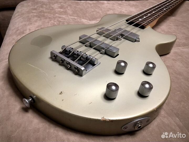 Бас-гитара Charvel Refinement bass