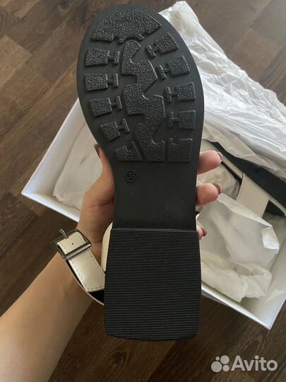 Новые Босоножки 38