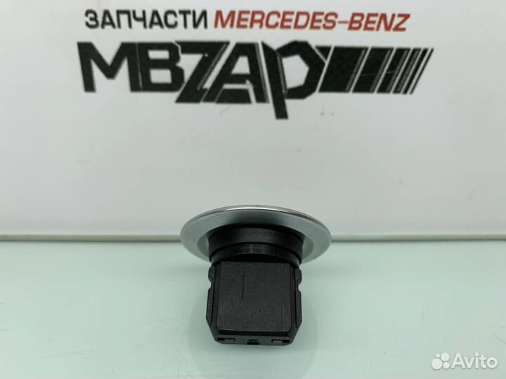 Кнопка запуска двигателя Mercedes W222