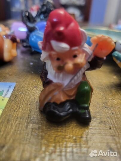 Коллекция игрушек из киндера