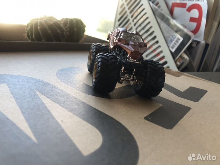 Моделька Hot Whells Moster Jam