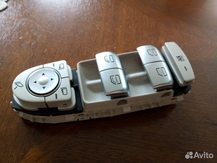 Блок переключателей двери A 222 905 08 09 8R73