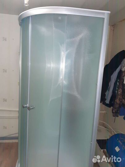 Установка душевых кабин