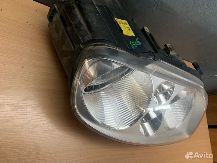 Фара правая VW touran (2003-2010)