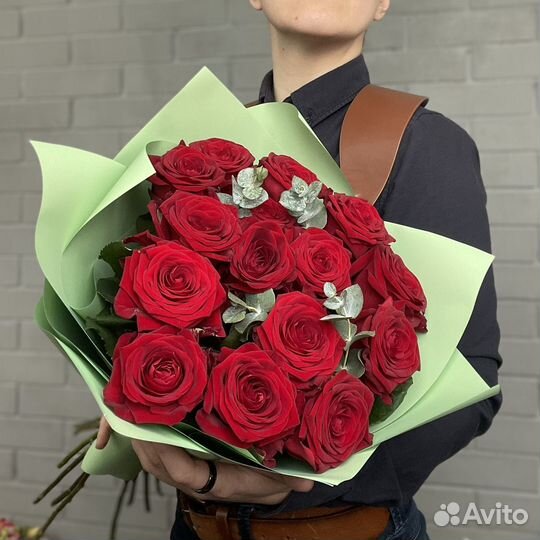 Букет из 15 красных роз / бесплатная доставка