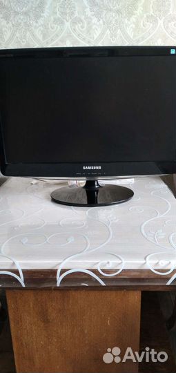 Монитор Samsung