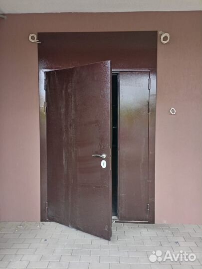 Дверь входная железная