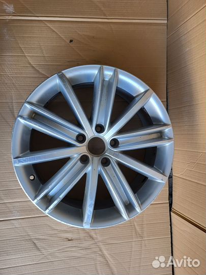 Диск Volkswagen Tiguan R 18