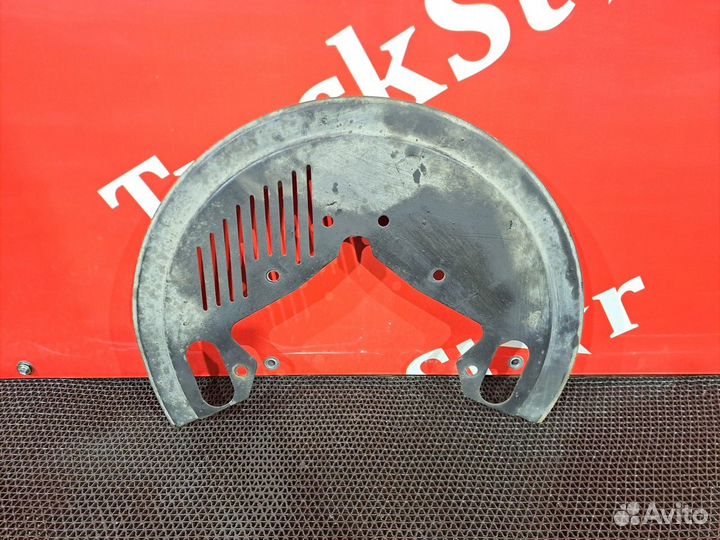 Пыльник тормозного диска правый