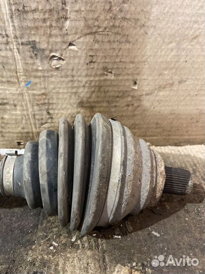 Привод передний левый Volkswagen Tiguan