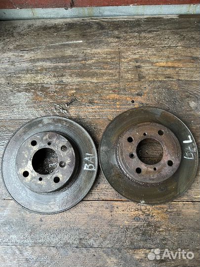 Передние тормозные диски Suzuki Baleno 1