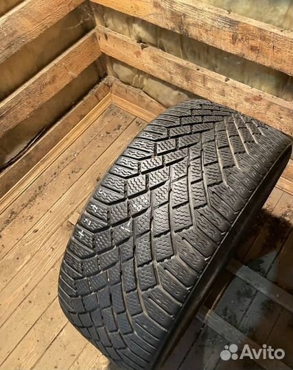 Continental ContiVikingContact 7 235/35 R19