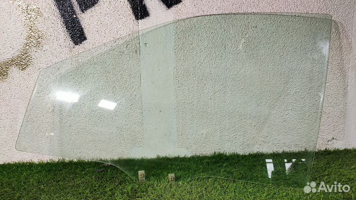 Стекло двери переднее левое Mazda MPV (LW) II