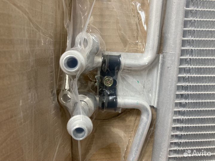 Радиатор кондиционера Форд Эскейп 00