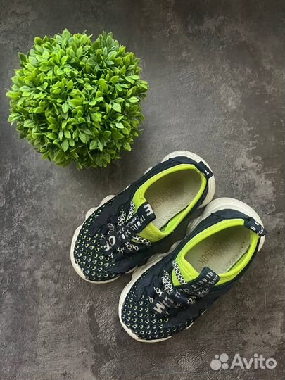 Детские кроссовки на мальчика