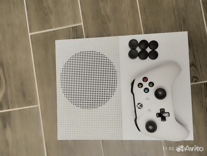 Xbox one s 1tb (обмен)