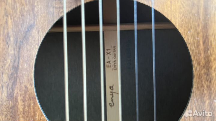 Продаю гитару Enya x1