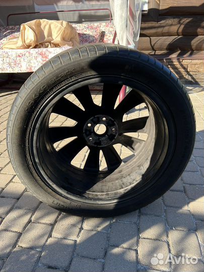 R19 Nokian Tyres Hakka Black 245/45, PCD 5x500 DIA 472
