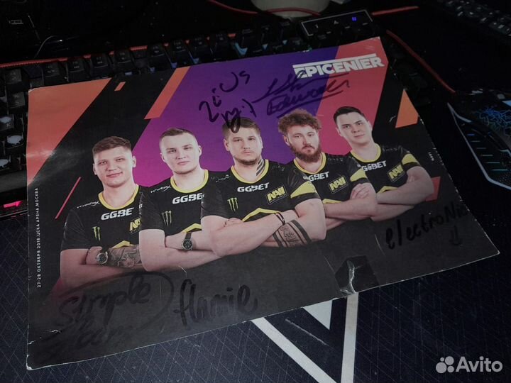 Плакат с автографами команды Natus Vincere CS:GO