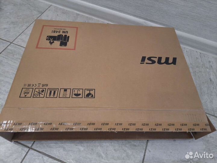 Ноутбук новый на гарантии