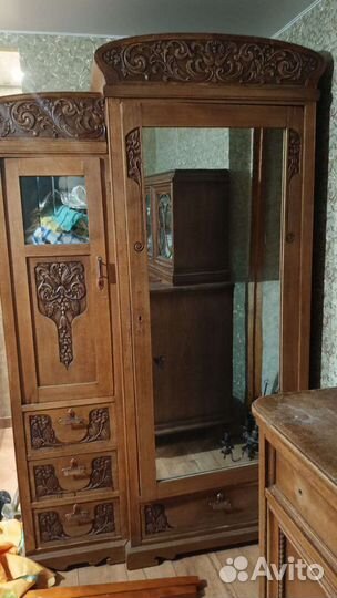 Шкаф старинный антиквариат